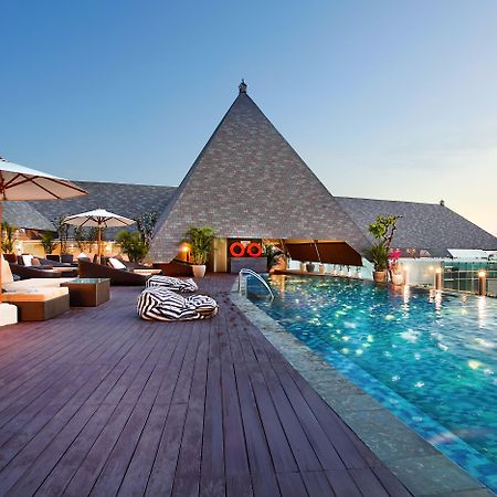 The Kuta Beach Heritage Hotel - Managed By Accor Kültér fotó The rooftop pool at the hotel