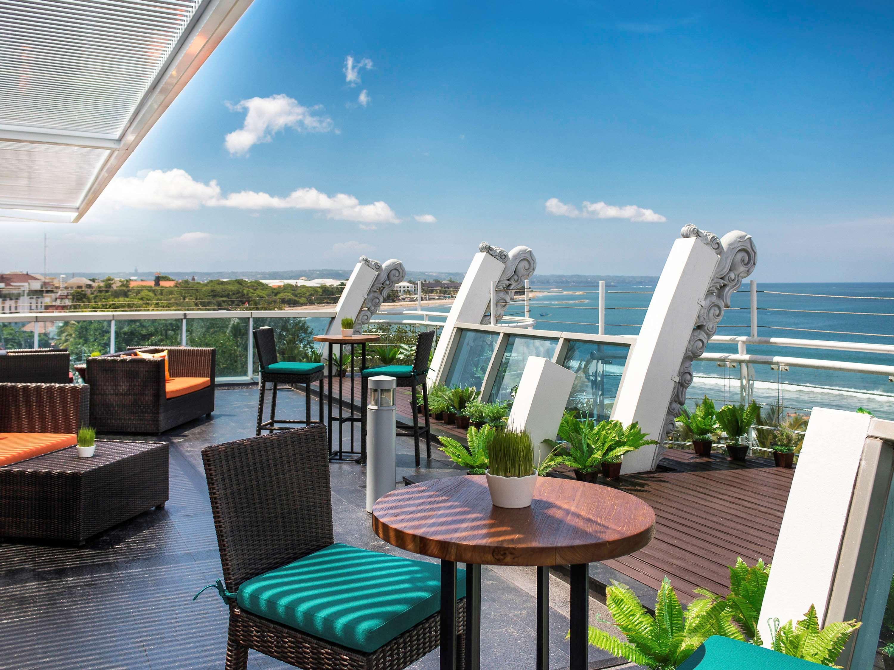 The Kuta Beach Heritage Hotel - Managed By Accor Kültér fotó Sky bar