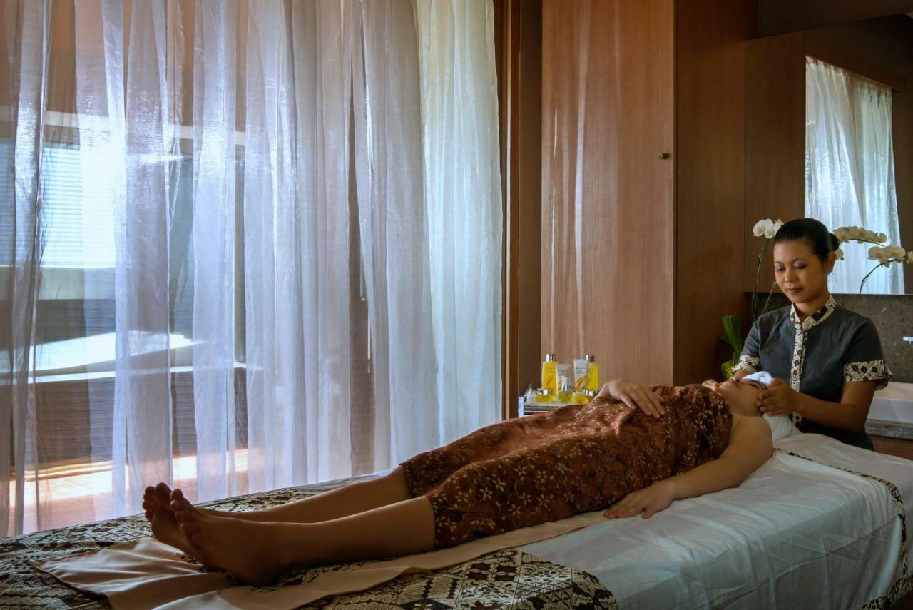 The Kuta Beach Heritage Hotel - Managed By Accor Kültér fotó Thai spa treatment